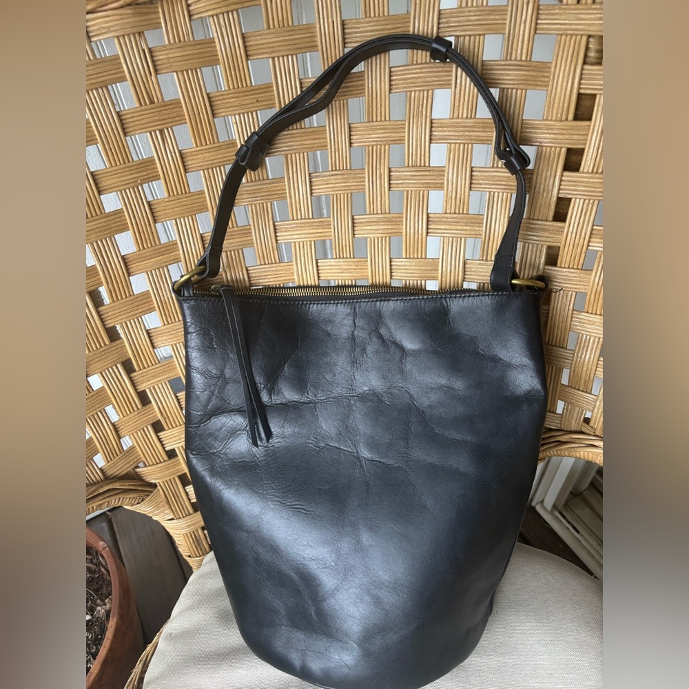 Madewell large bucket bag black
